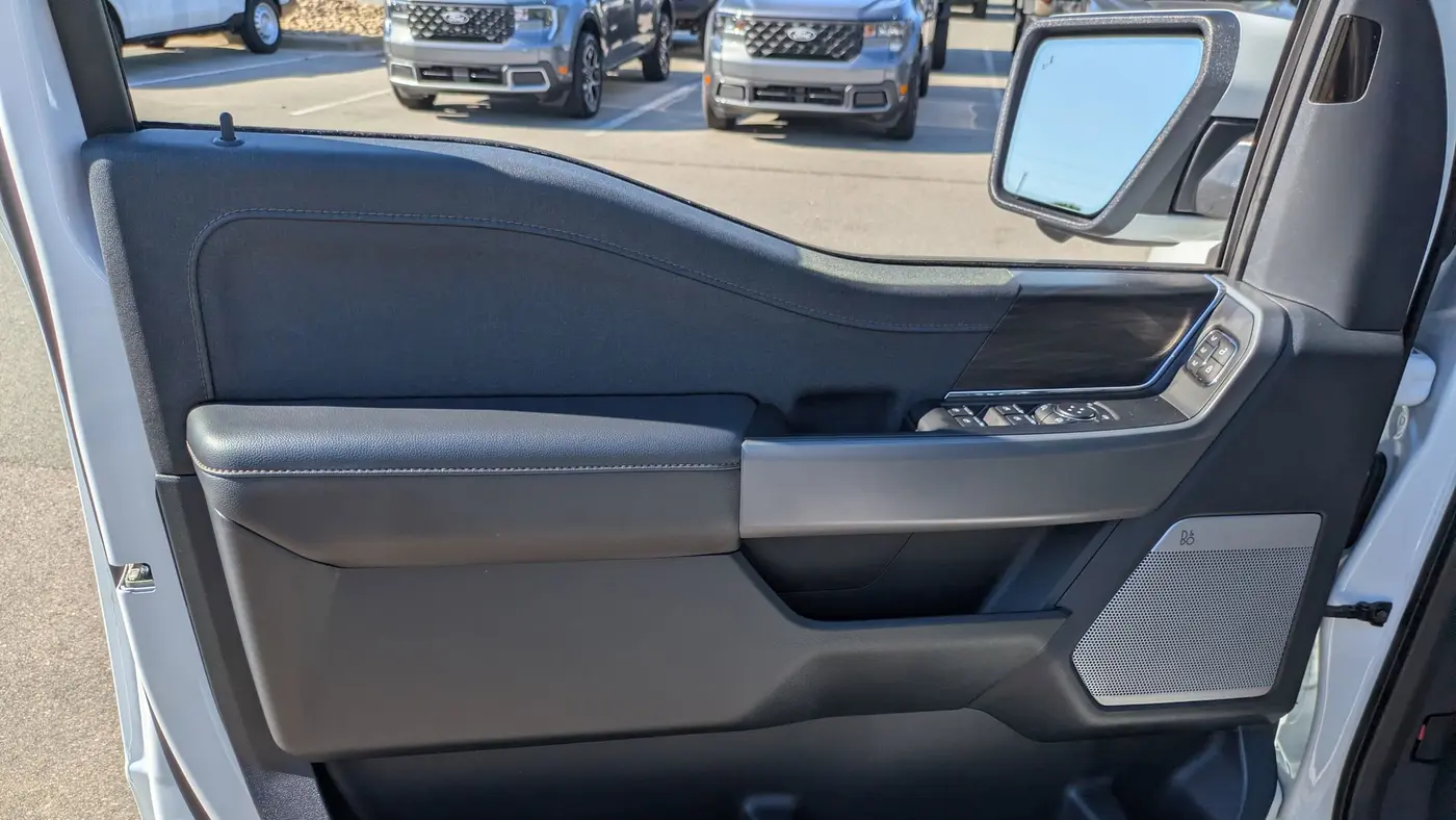 2025 Ford F-150 Lightning Lariat