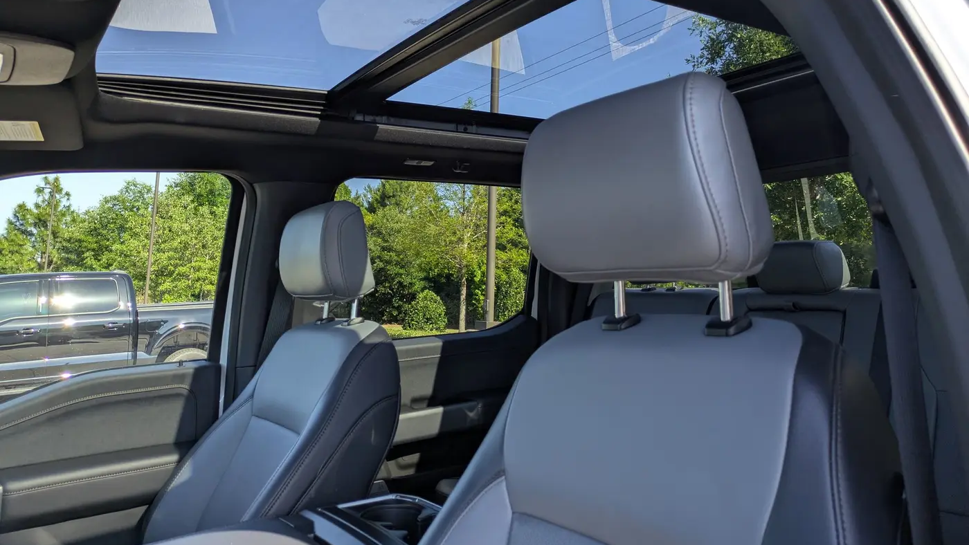 2025 Ford F-150 Lightning Lariat