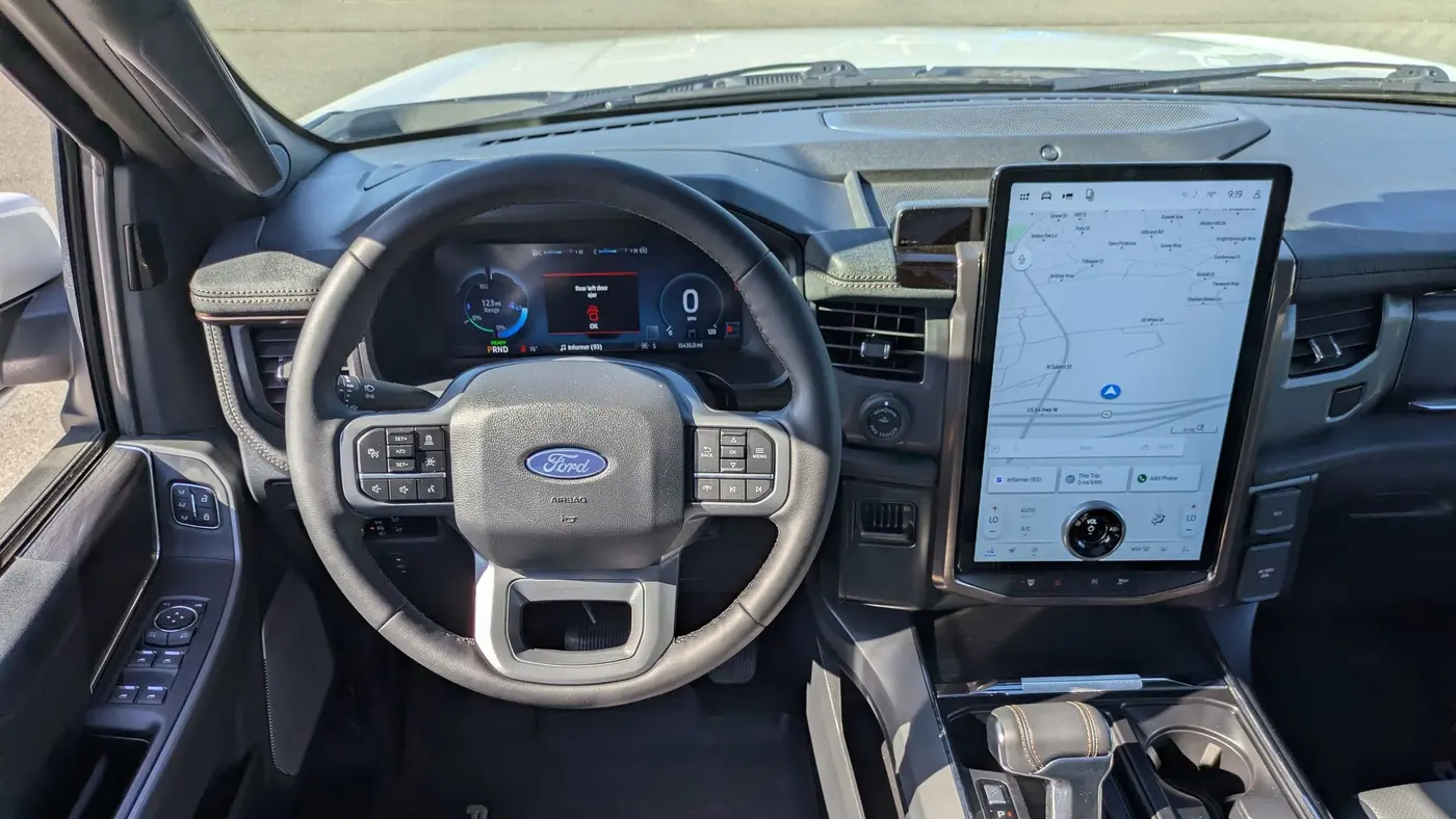 2025 Ford F-150 Lightning Lariat