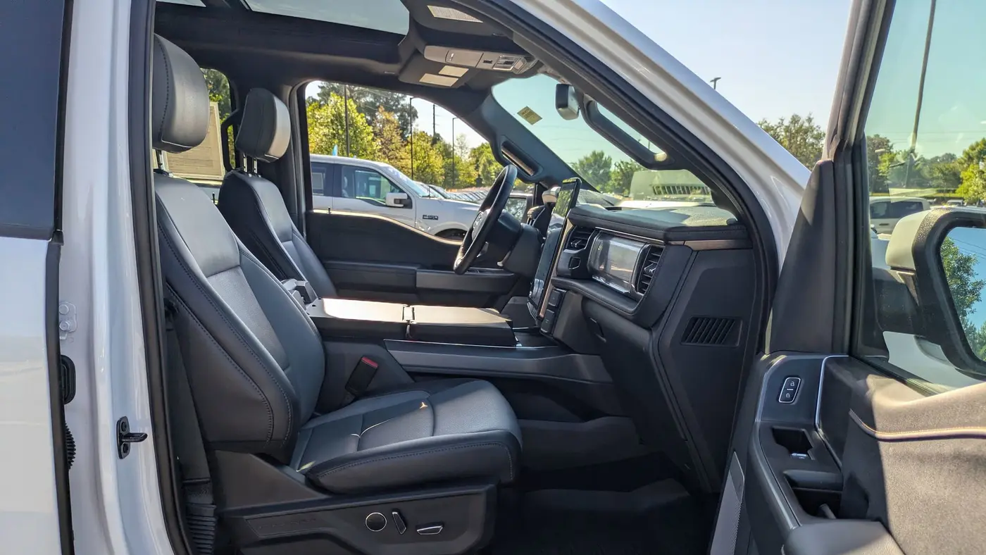 2025 Ford F-150 Lightning Lariat