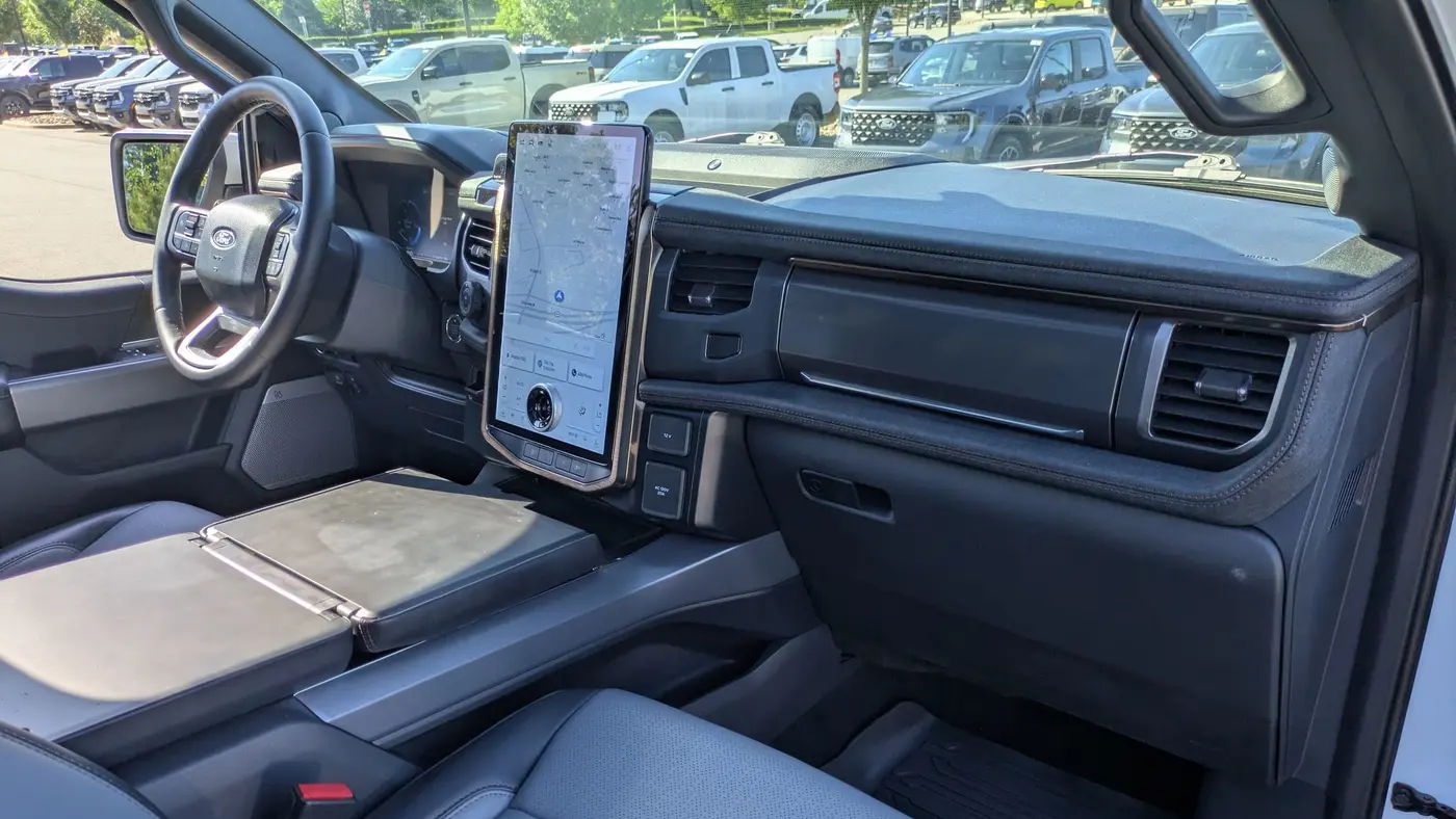 2025 Ford F-150 Lightning Lariat