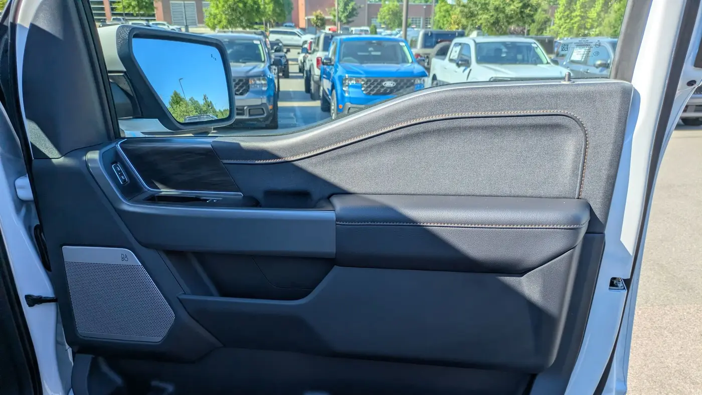 2025 Ford F-150 Lightning Lariat