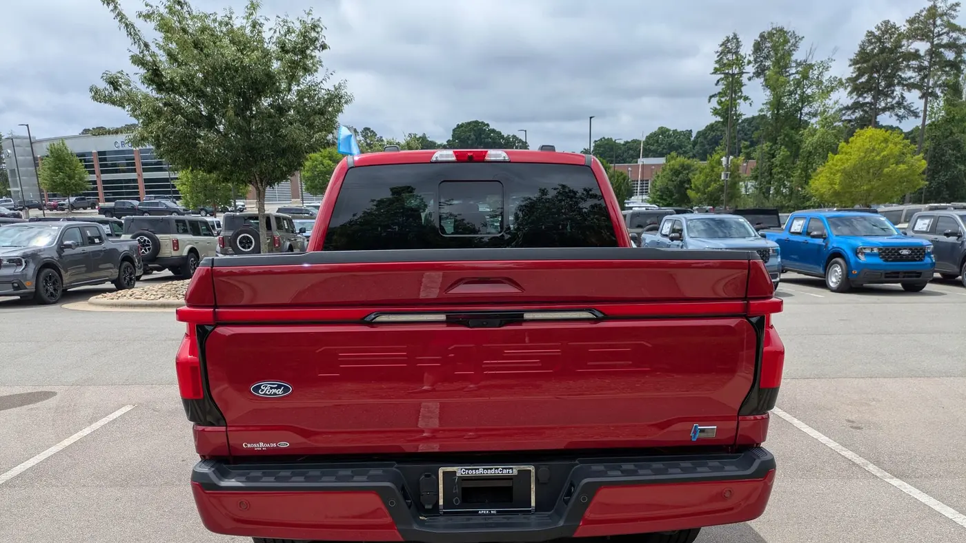 2025 Ford F-150 Lightning Lariat