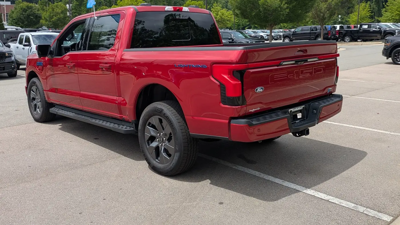 2025 Ford F-150 Lightning Lariat