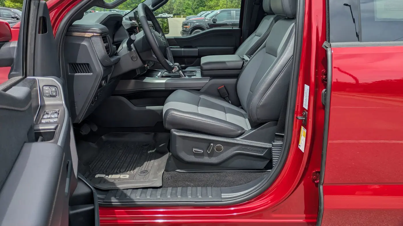 2025 Ford F-150 Lightning Lariat