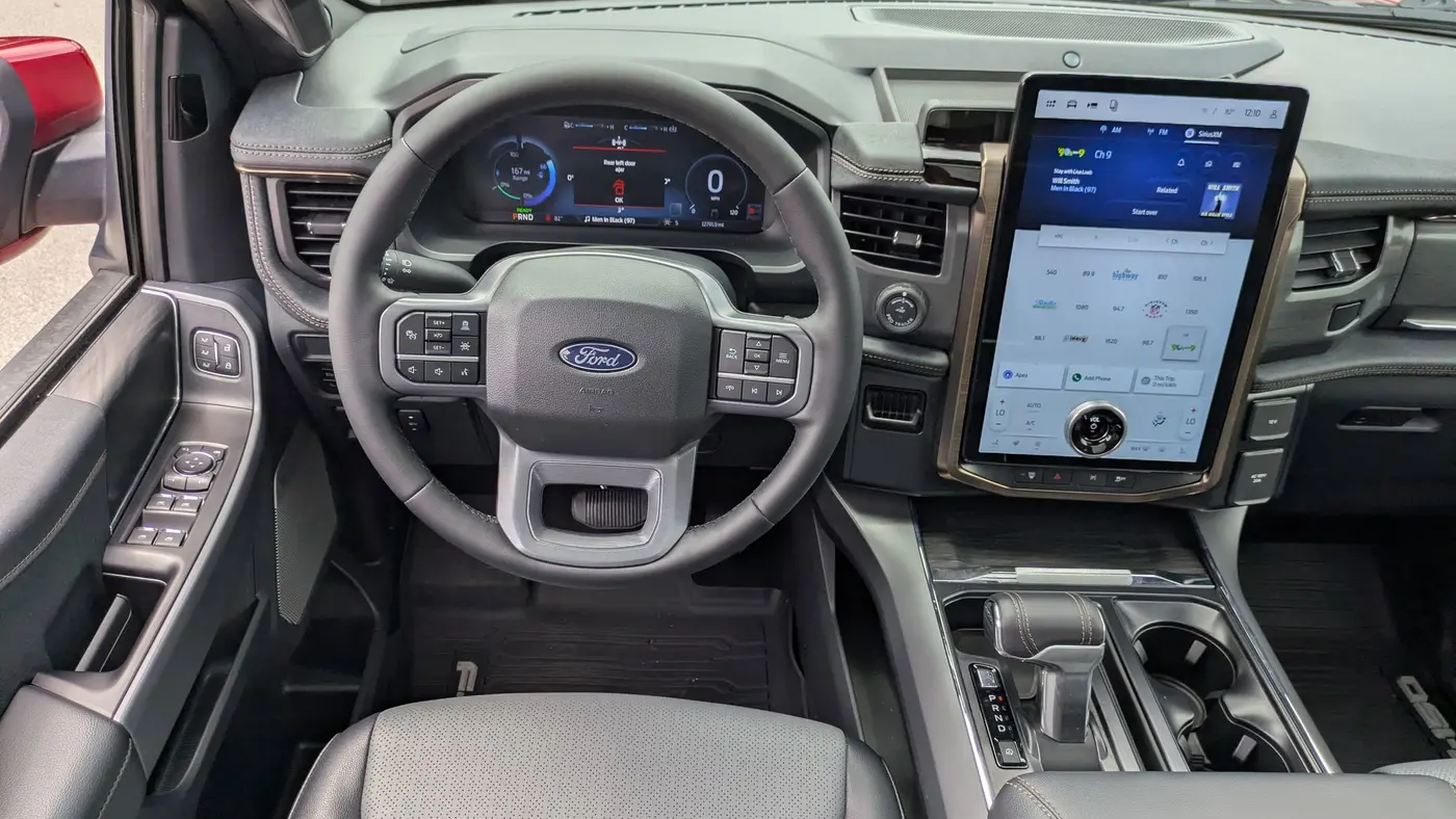 2025 Ford F-150 Lightning Lariat