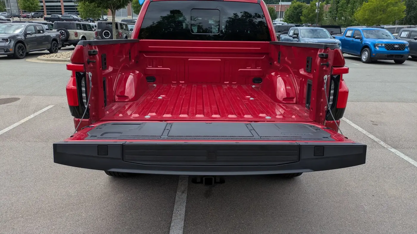 2025 Ford F-150 Lightning Lariat
