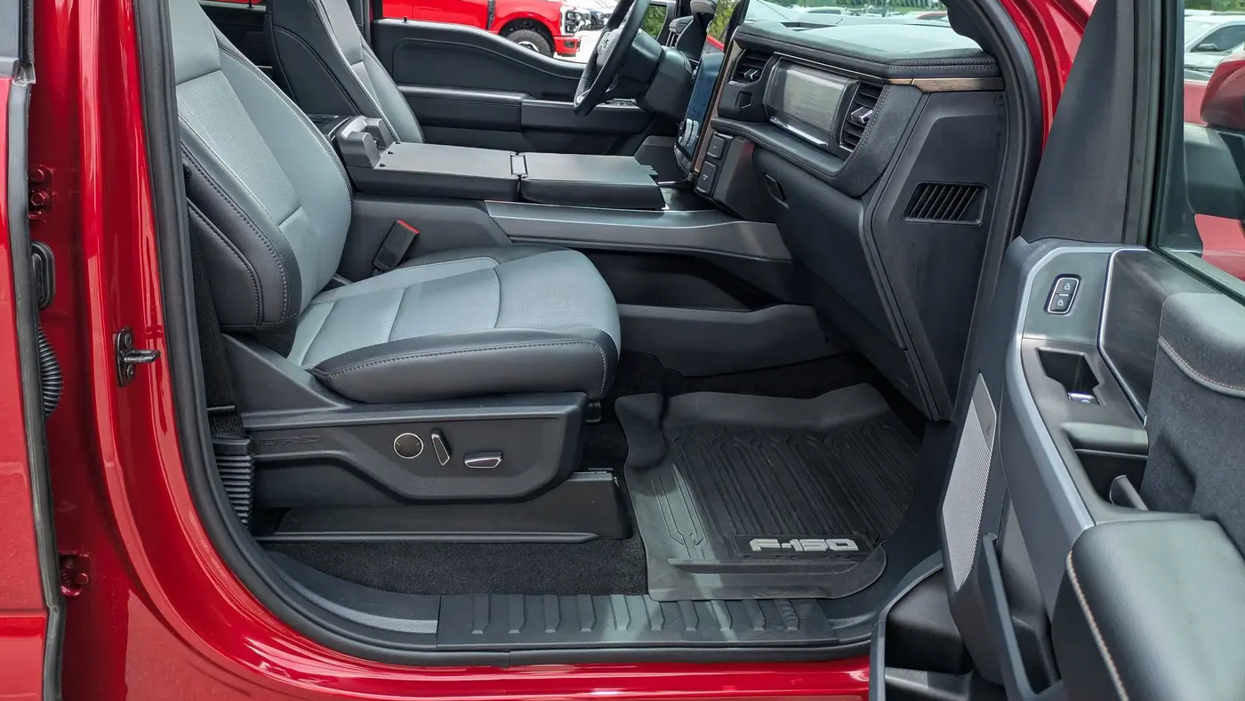 2025 Ford F-150 Lightning Lariat
