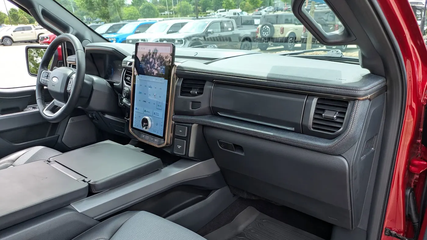 2025 Ford F-150 Lightning Lariat