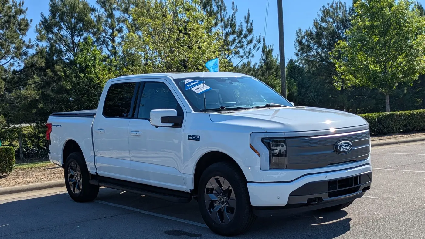 Preowned 2025 Ford F-150 Lightning Lariat for Sale