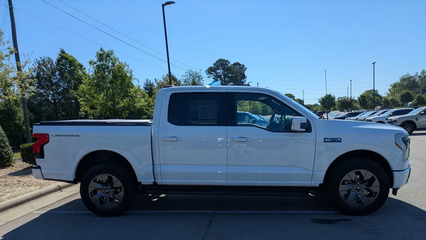 2025 Ford F-150 Lightning Lariat