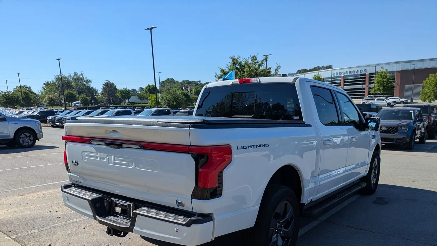 2025 Ford F-150 Lightning Lariat