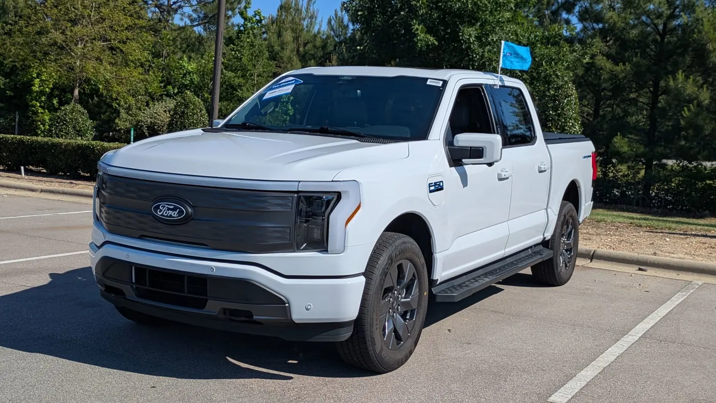 2025 Ford F-150 Lightning Lariat