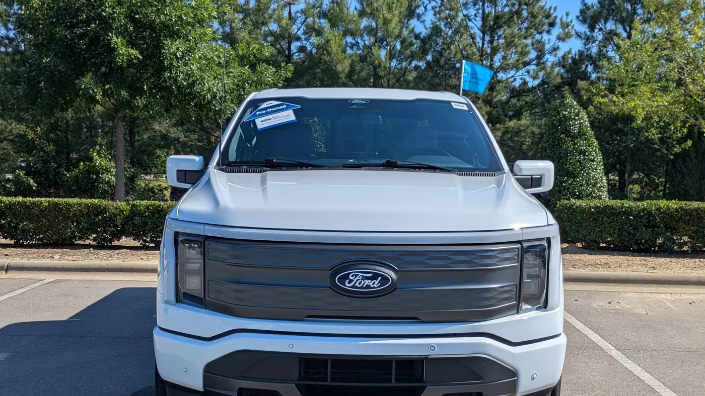 2025 Ford F-150 Lightning Lariat