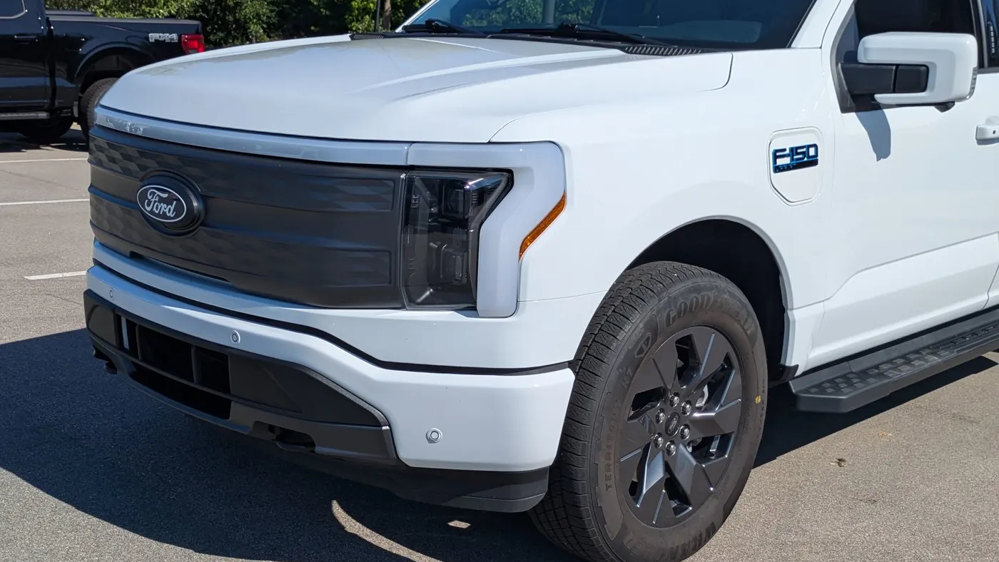 2025 Ford F-150 Lightning Lariat
