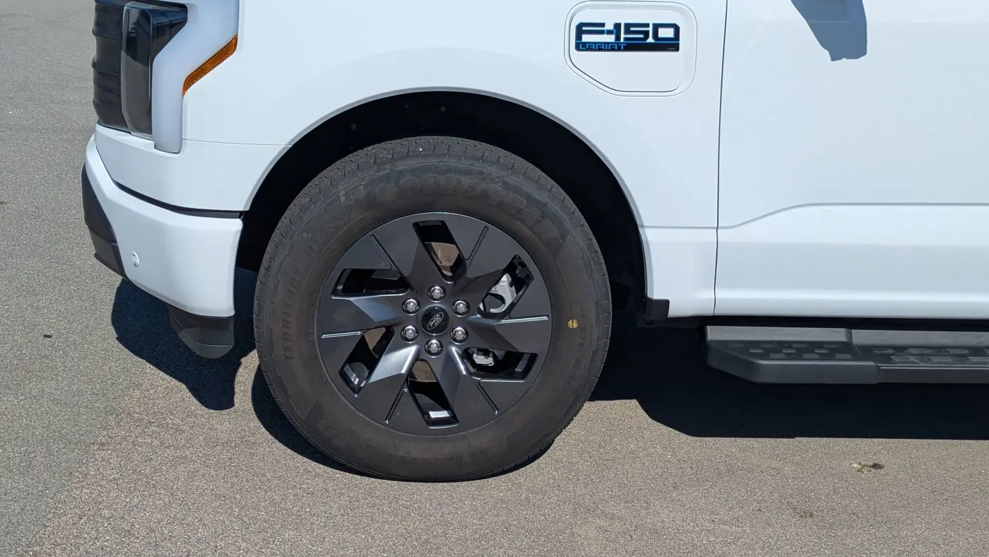 2025 Ford F-150 Lightning Lariat