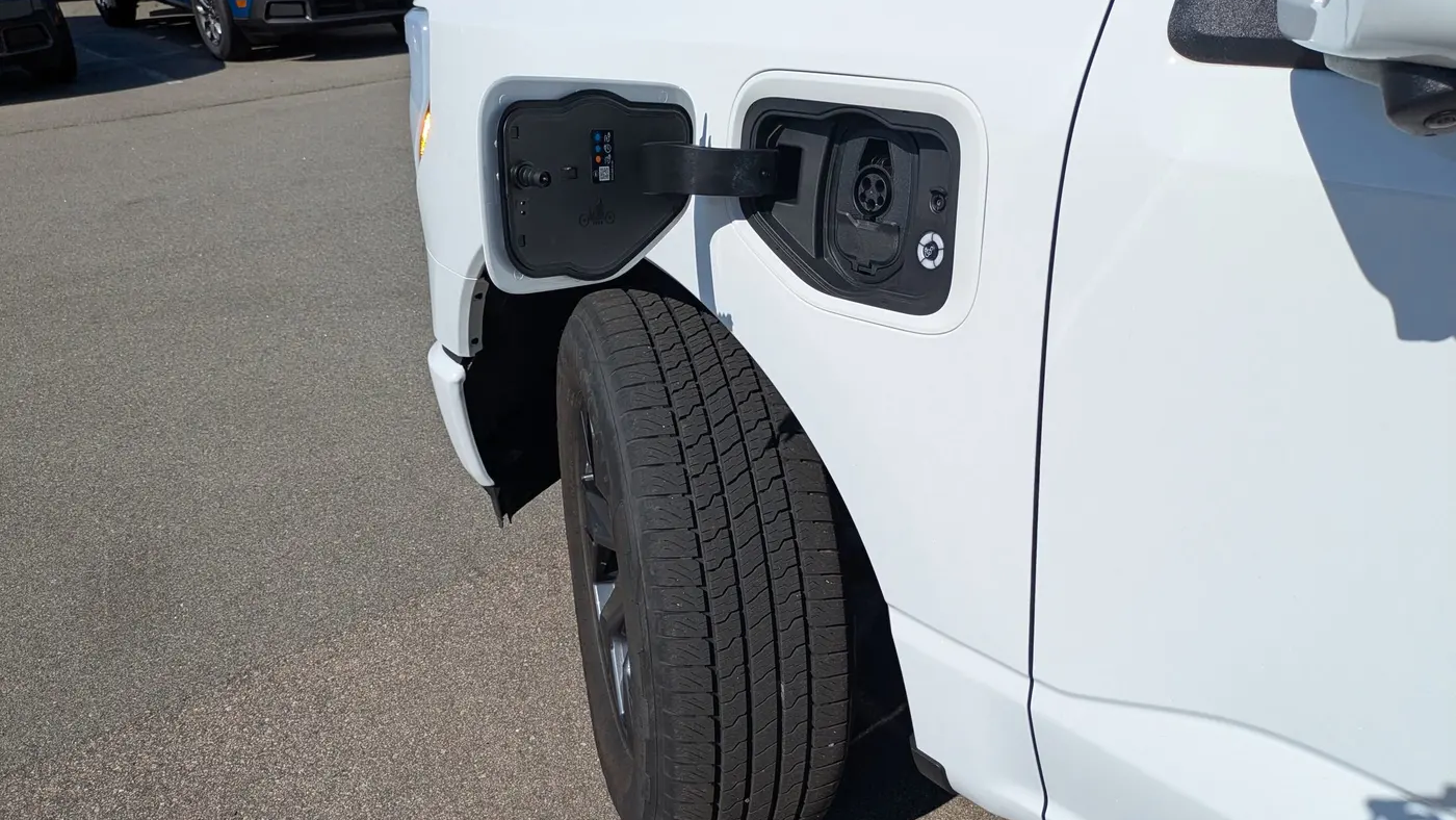2025 Ford F-150 Lightning Lariat