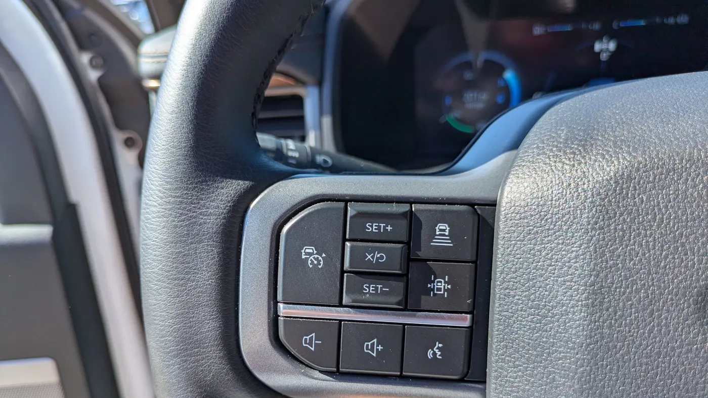 2025 Ford F-150 Lightning Lariat
