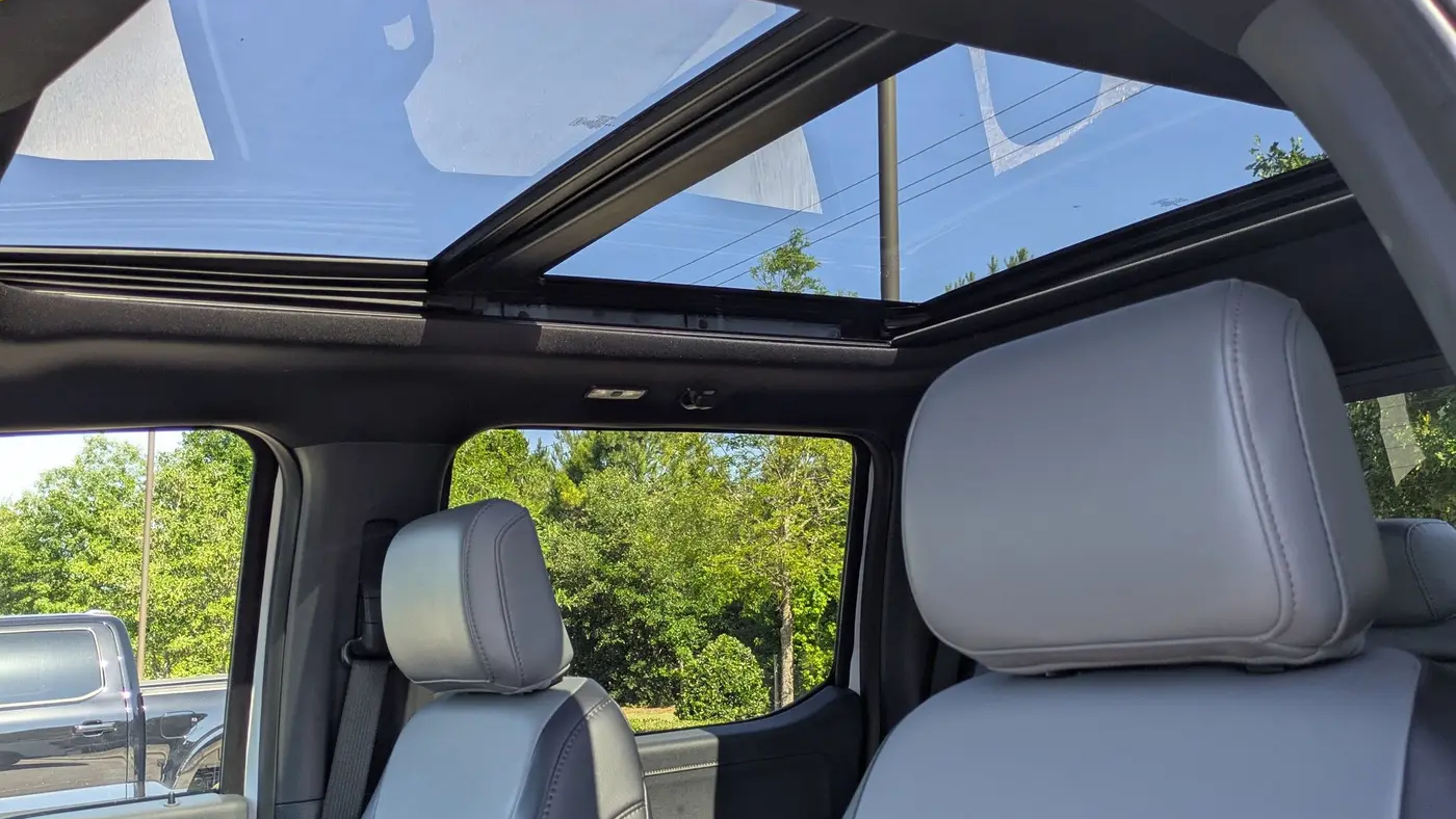 2025 Ford F-150 Lightning Lariat