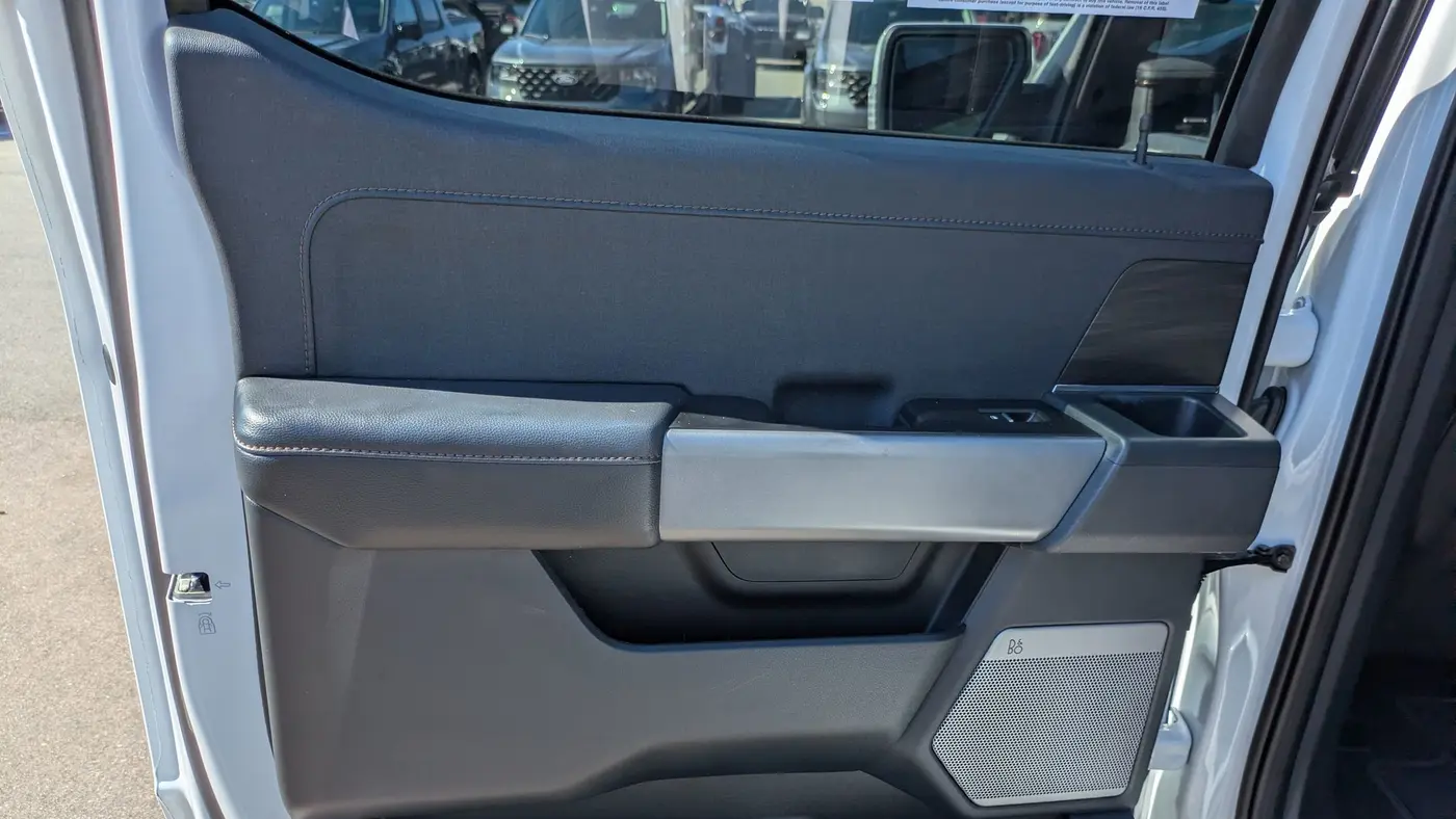 2025 Ford F-150 Lightning Lariat