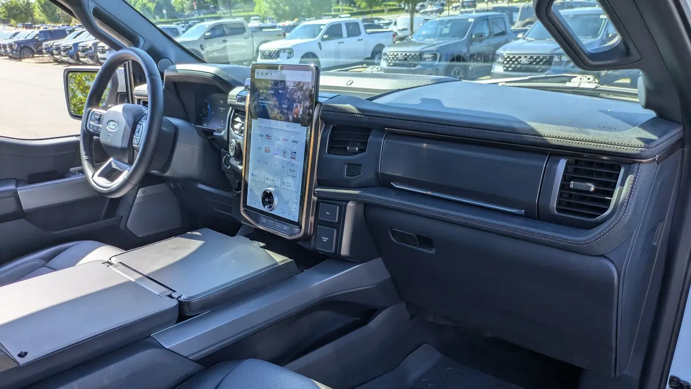 2025 Ford F-150 Lightning Lariat