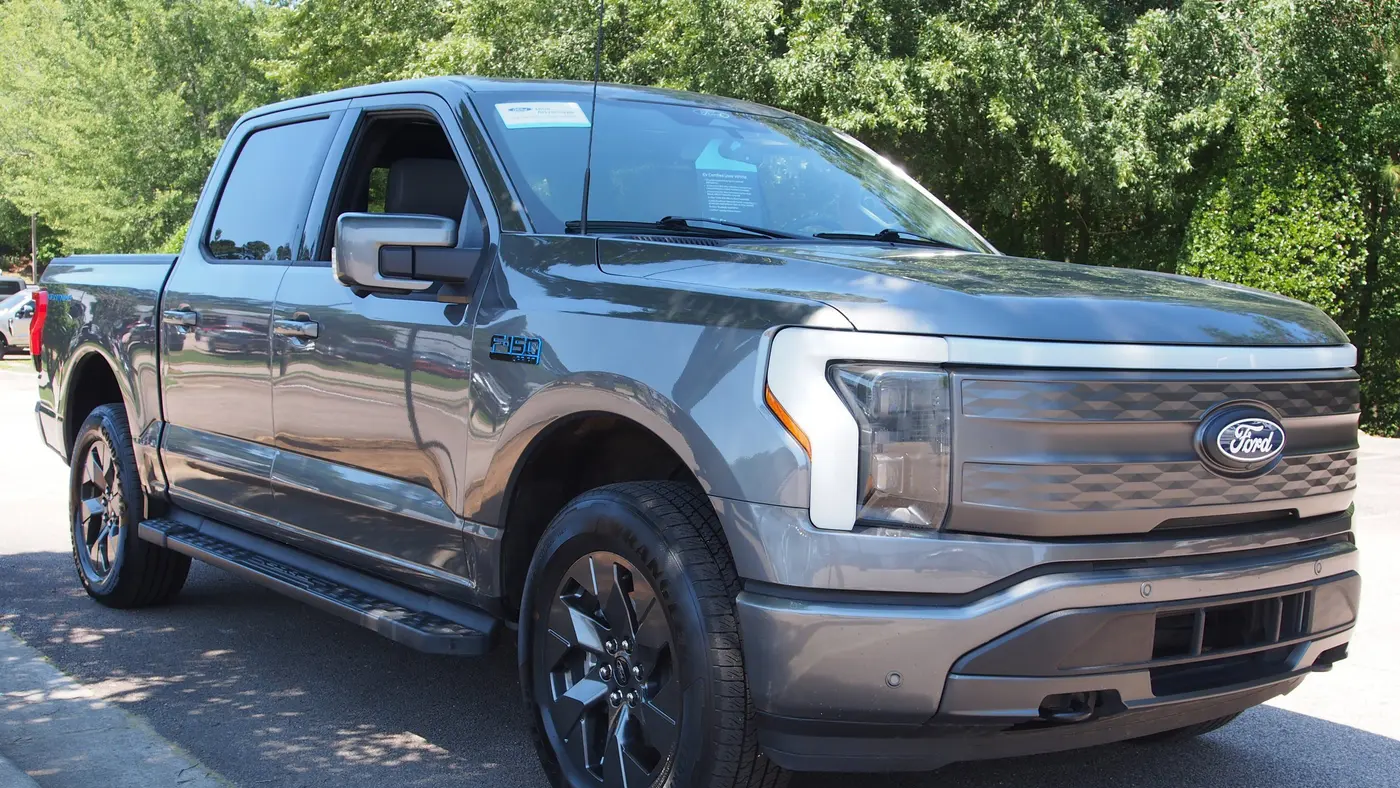 Preowned 2025 Ford F-150 Lightning Lariat for Sale