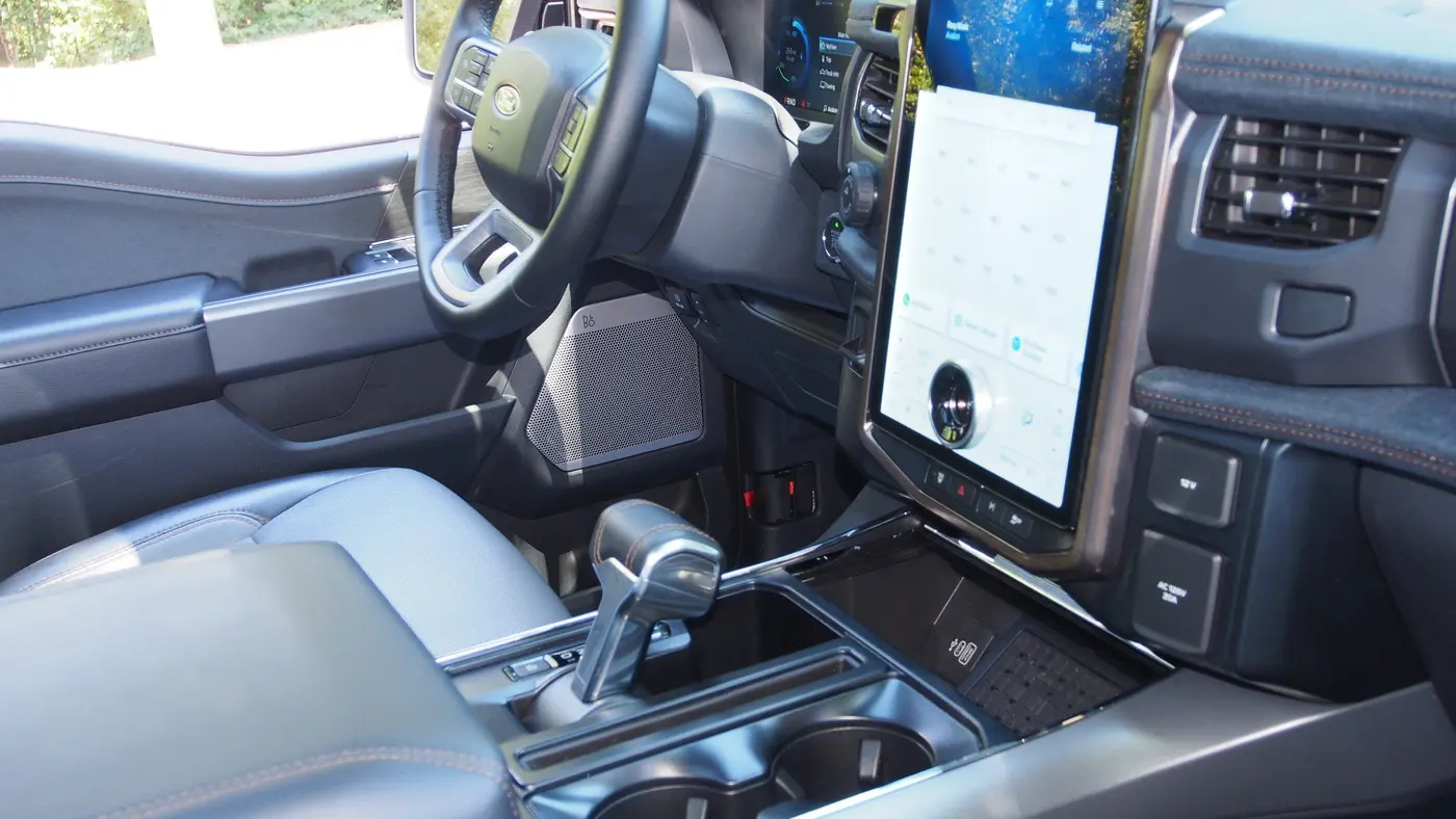 2025 Ford F-150 Lightning Lariat