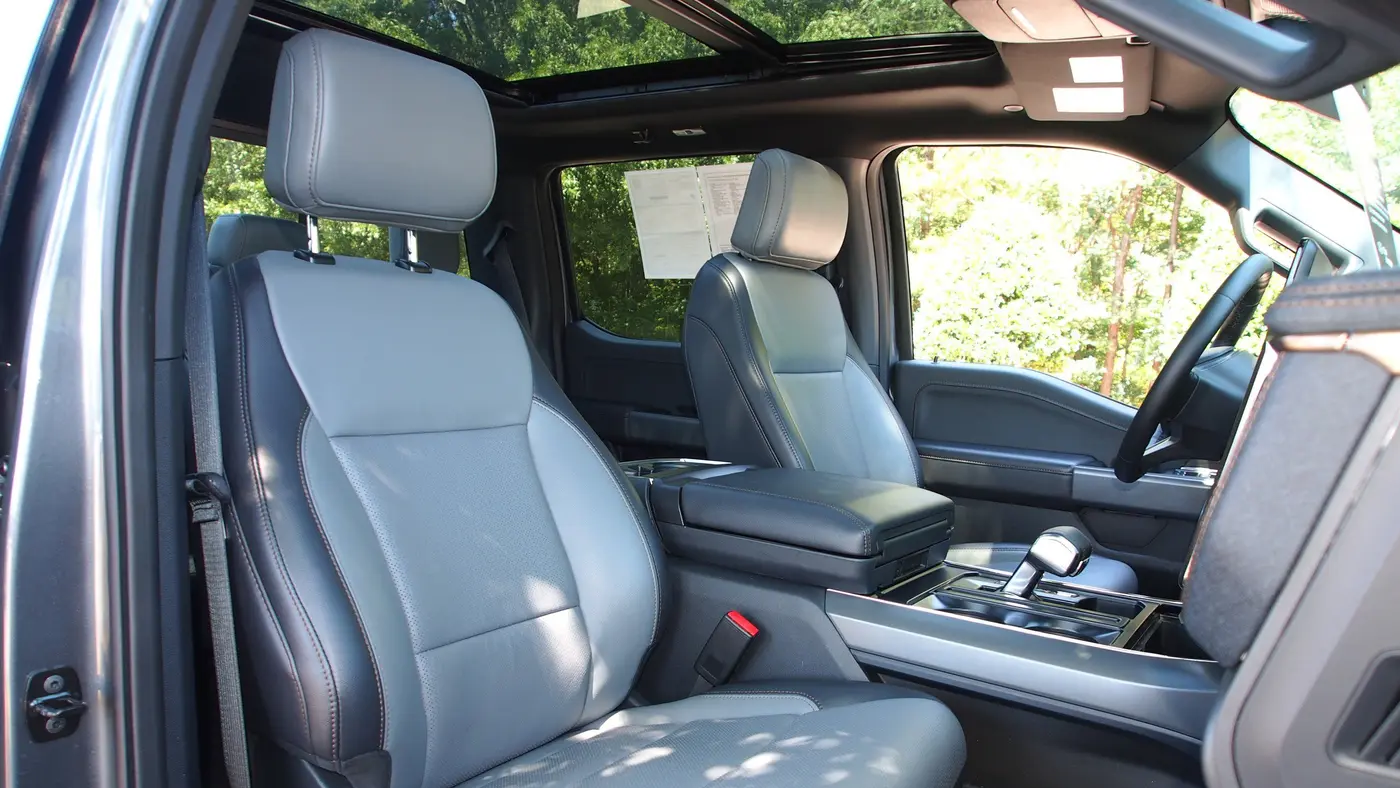 2025 Ford F-150 Lightning Lariat