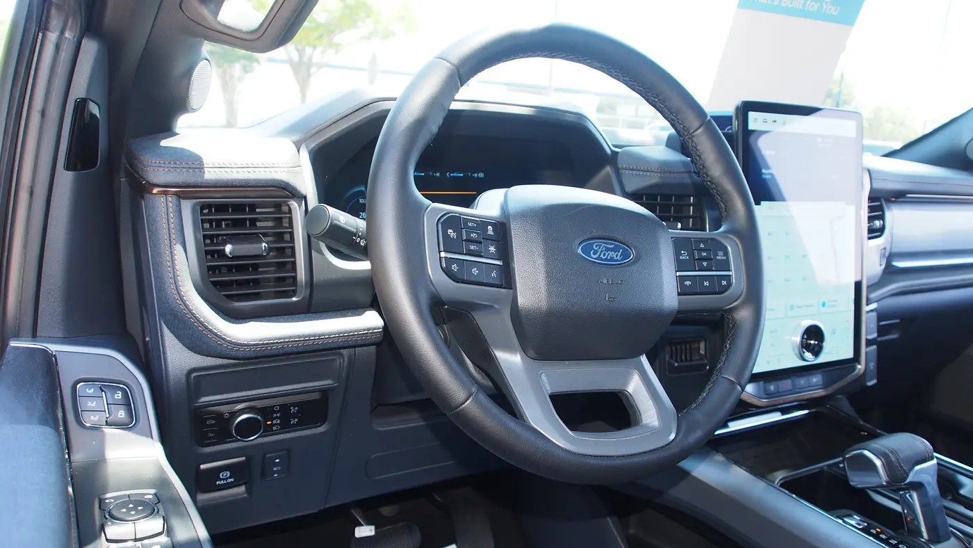 2025 Ford F-150 Lightning Lariat