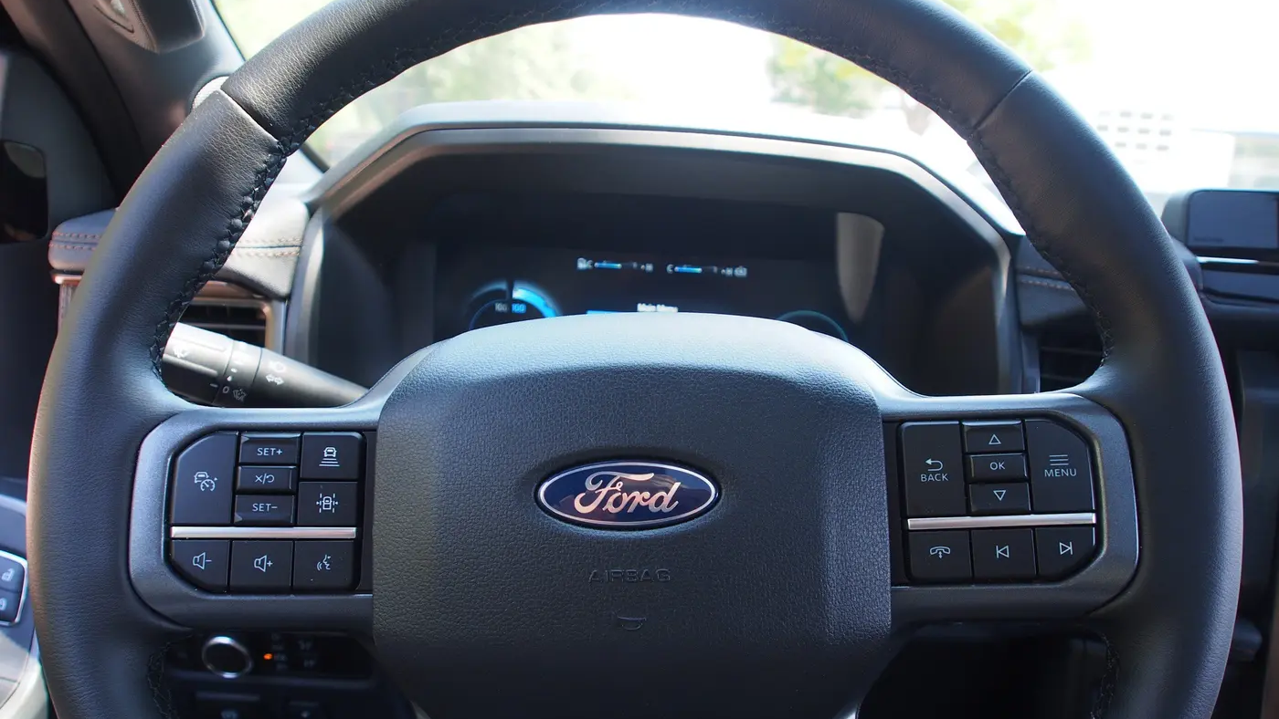 2025 Ford F-150 Lightning Lariat