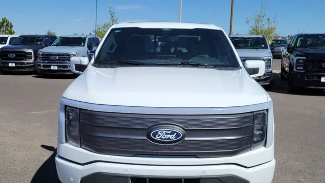 2025 Ford F-150 Lightning Lariat