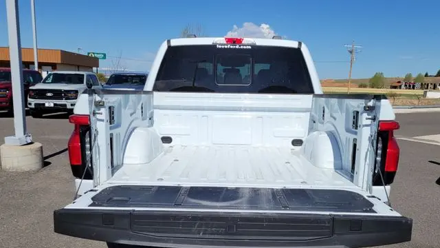 2025 Ford F-150 Lightning Lariat