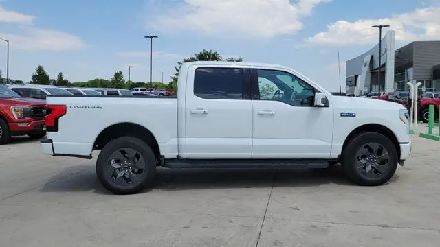 2025 Ford F-150 Lightning Lariat
