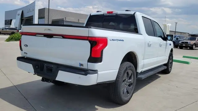 2025 Ford F-150 Lightning Lariat