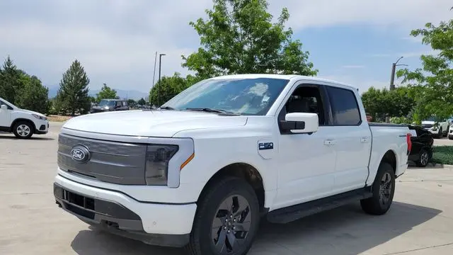2025 Ford F-150 Lightning Lariat