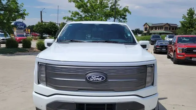 2025 Ford F-150 Lightning Lariat