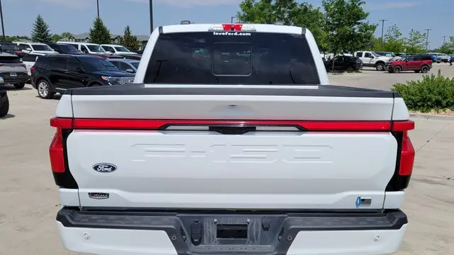 2025 Ford F-150 Lightning Lariat