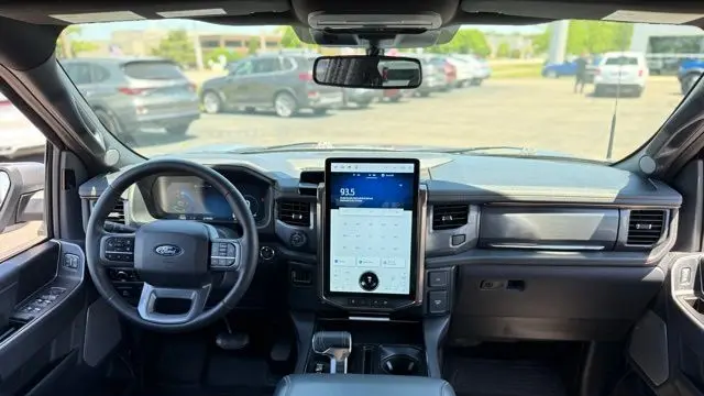 2025 Ford F-150 Lightning Lariat
