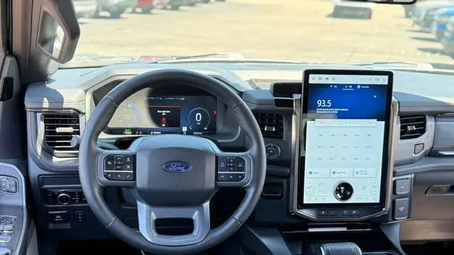 2025 Ford F-150 Lightning Lariat