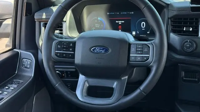 2025 Ford F-150 Lightning Lariat