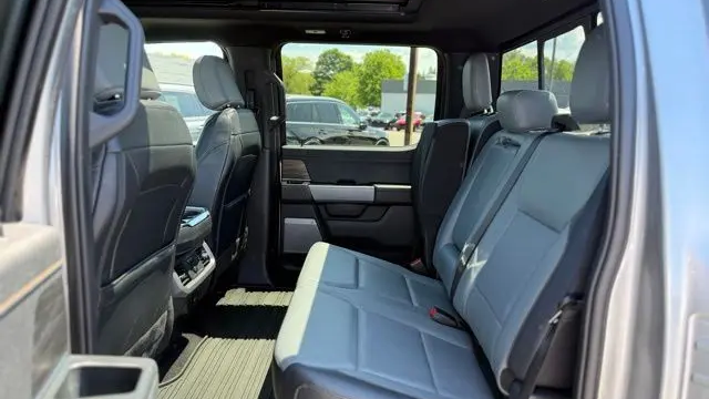 2025 Ford F-150 Lightning Lariat