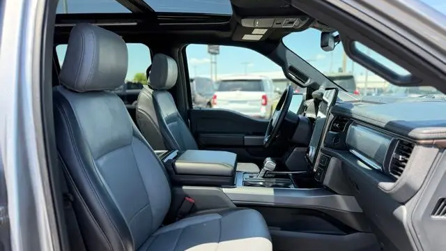 2025 Ford F-150 Lightning Lariat
