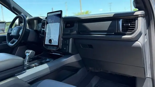 2025 Ford F-150 Lightning Lariat