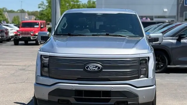 2025 Ford F-150 Lightning Lariat
