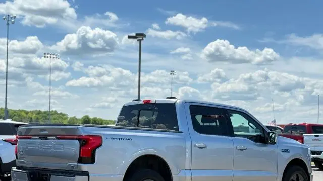 2025 Ford F-150 Lightning Lariat