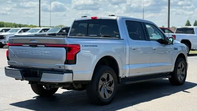 2025 Ford F-150 Lightning Lariat