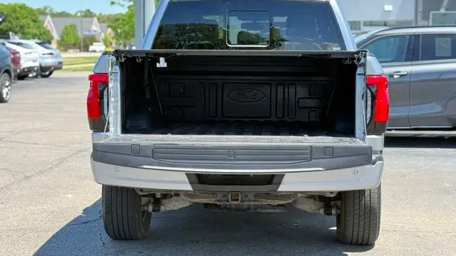 2025 Ford F-150 Lightning Lariat