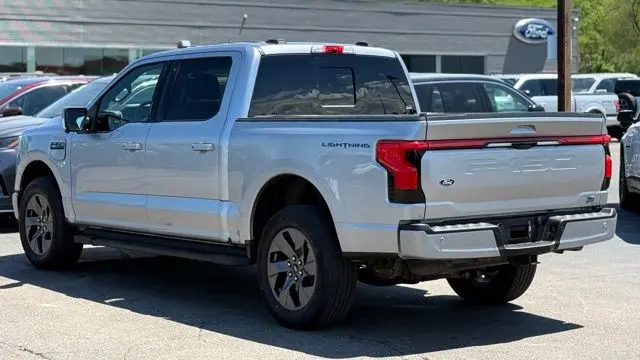 2025 Ford F-150 Lightning Lariat