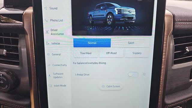 2025 Ford F-150 Lightning Lariat