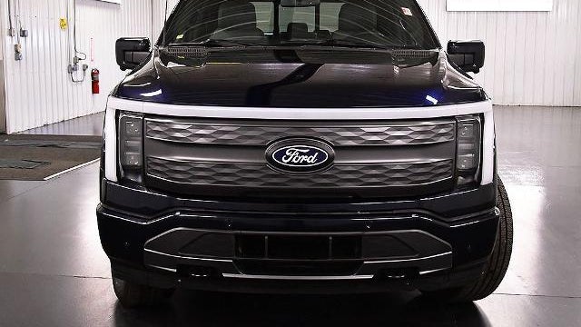 2025 Ford F-150 Lightning Lariat